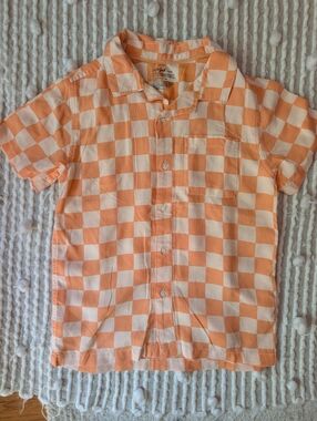 Cat & Jack Orange and White Checkered Short-Sleeve Button-Front Shirt-size 6/7